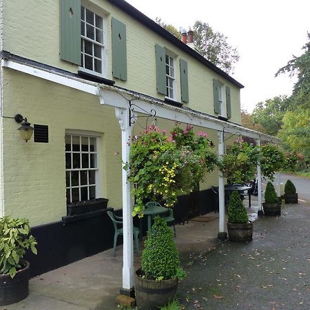 The Sun Inn Englefield Green Chambre photo