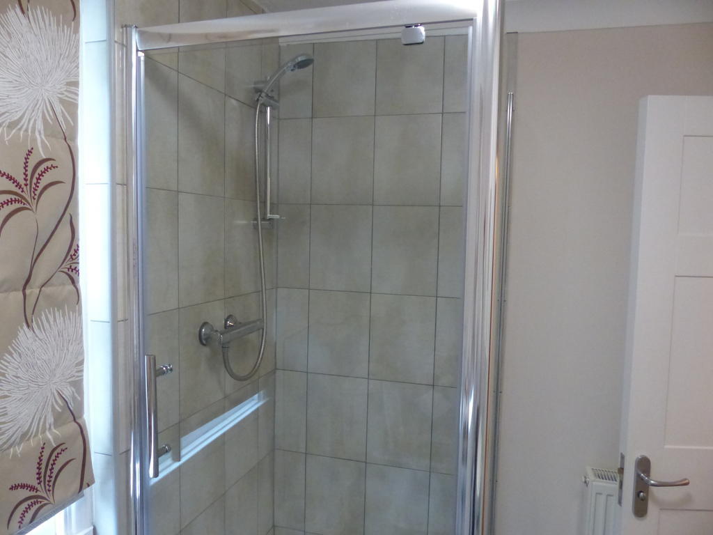 The Sun Inn Englefield Green Chambre photo
